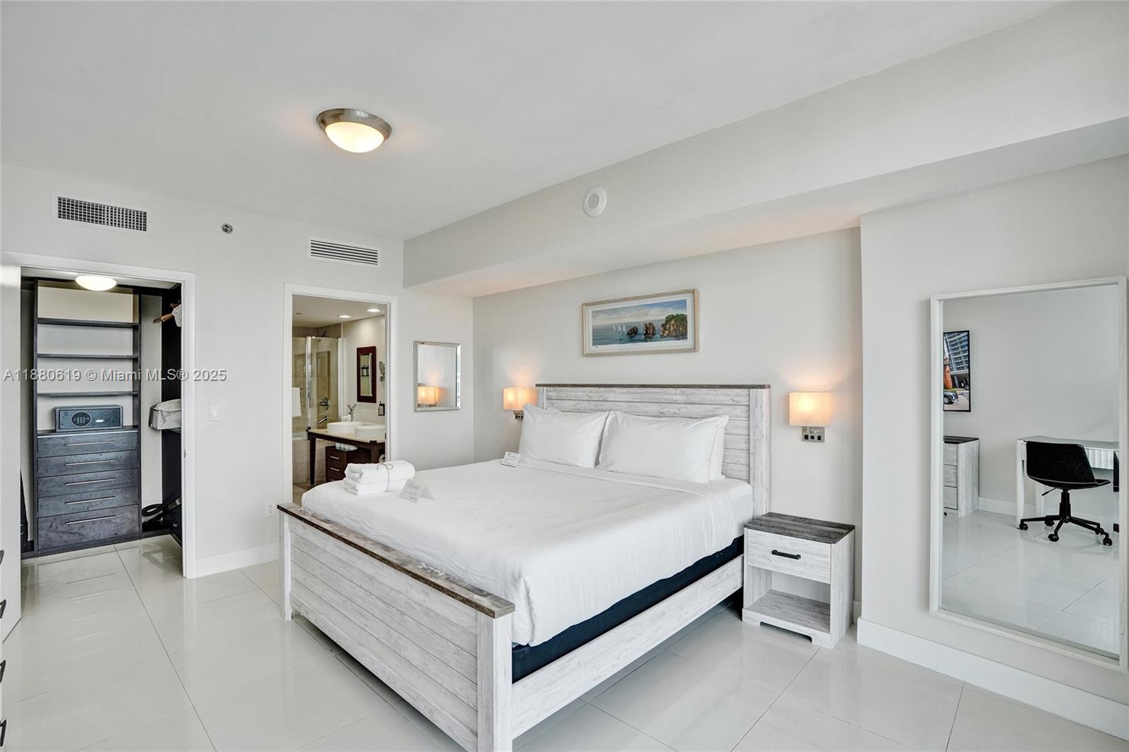 485 Brickell Ave #4207, Miami FL 33131
