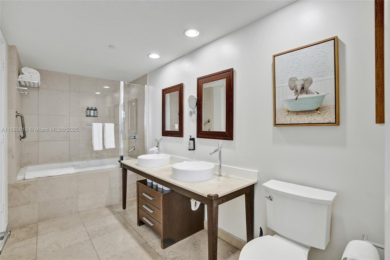 485 Brickell Ave #4207, Miami FL 33131