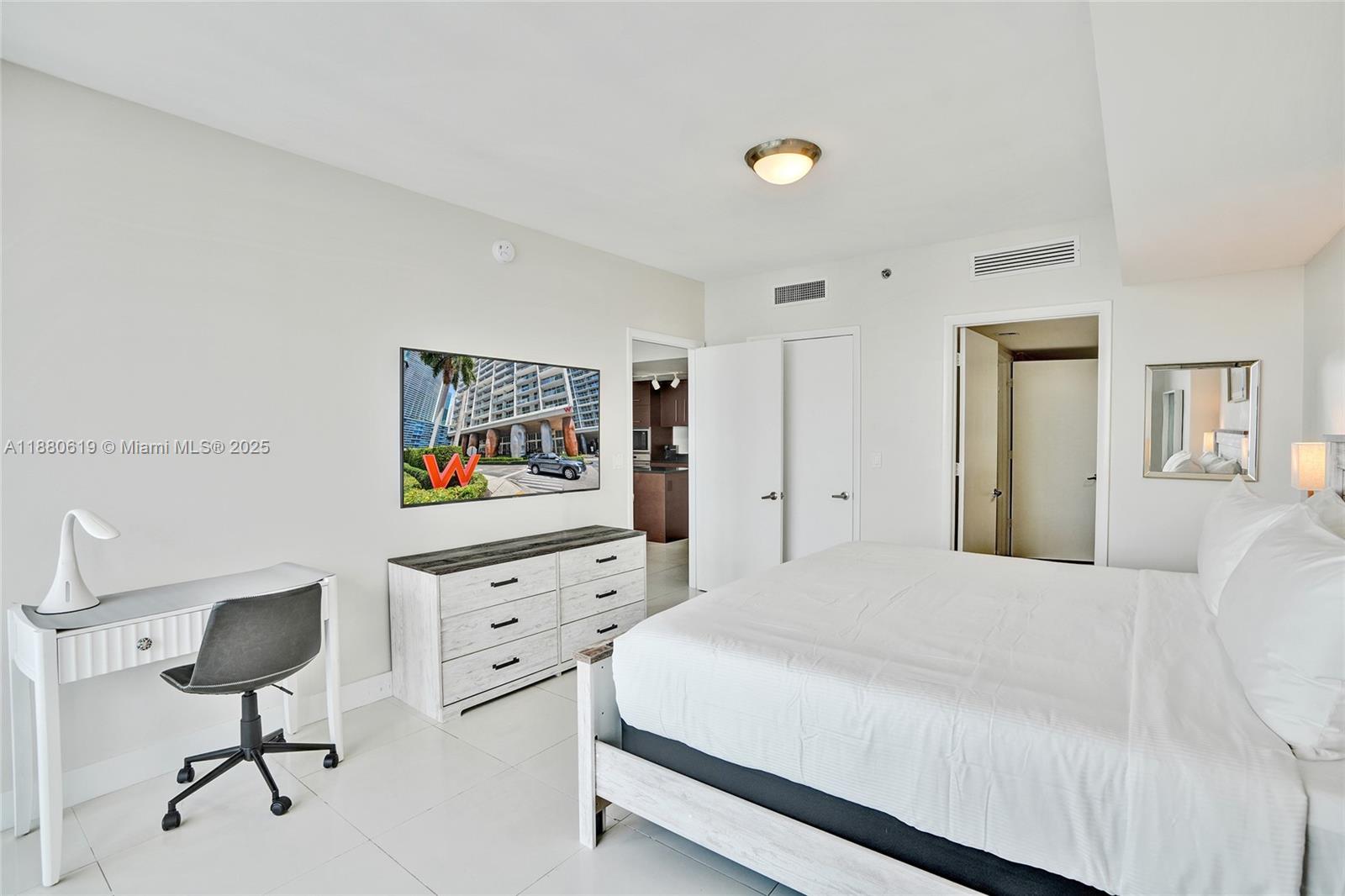 485 Brickell Ave #4207, Miami FL 33131
