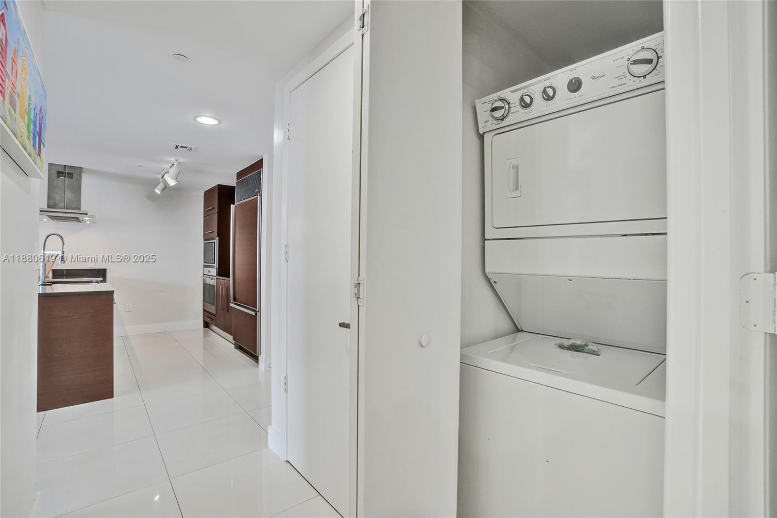 485 Brickell Ave #4207, Miami FL 33131
