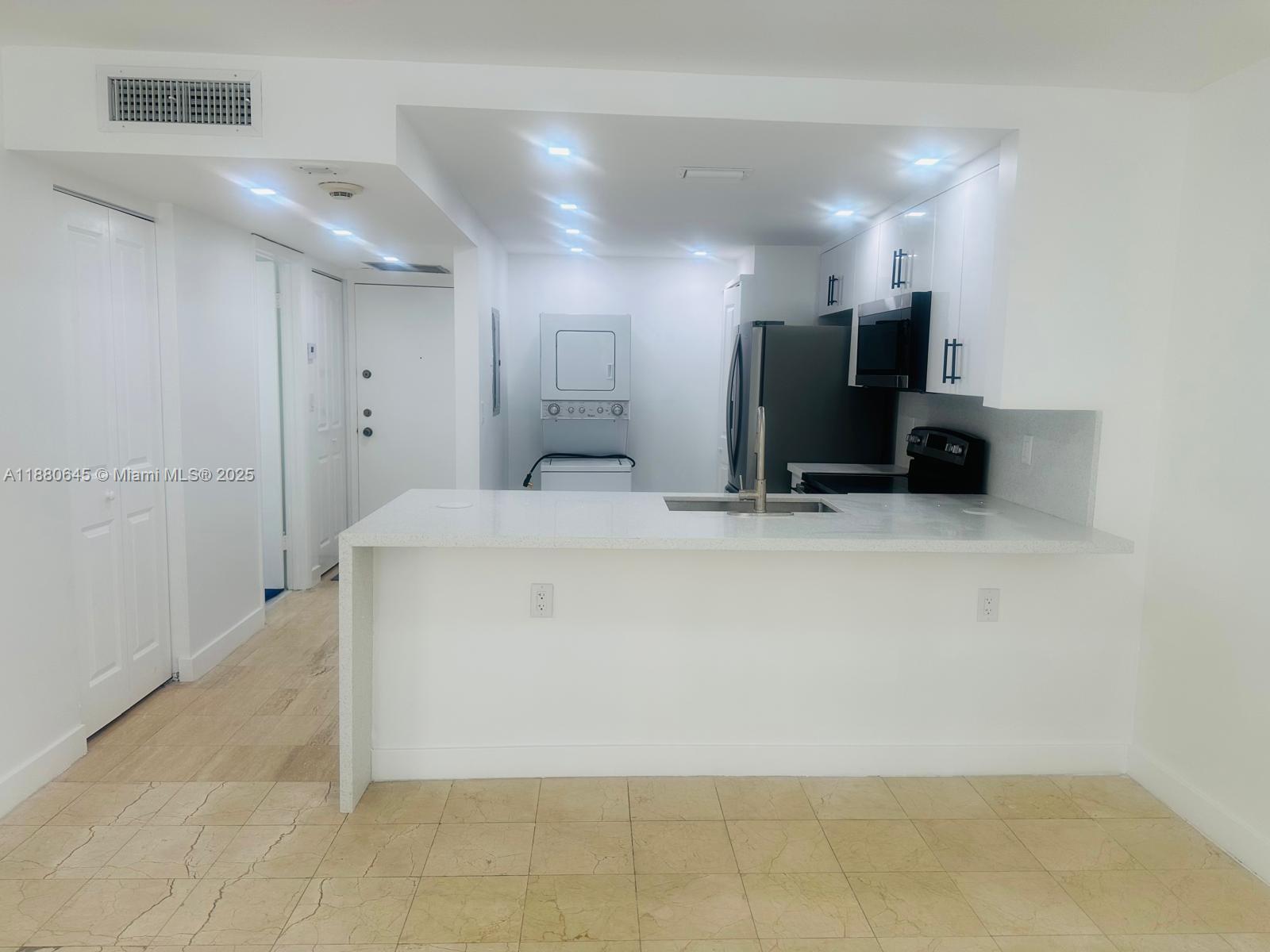 1915 Brickell Ave #604, Miami FL 33129