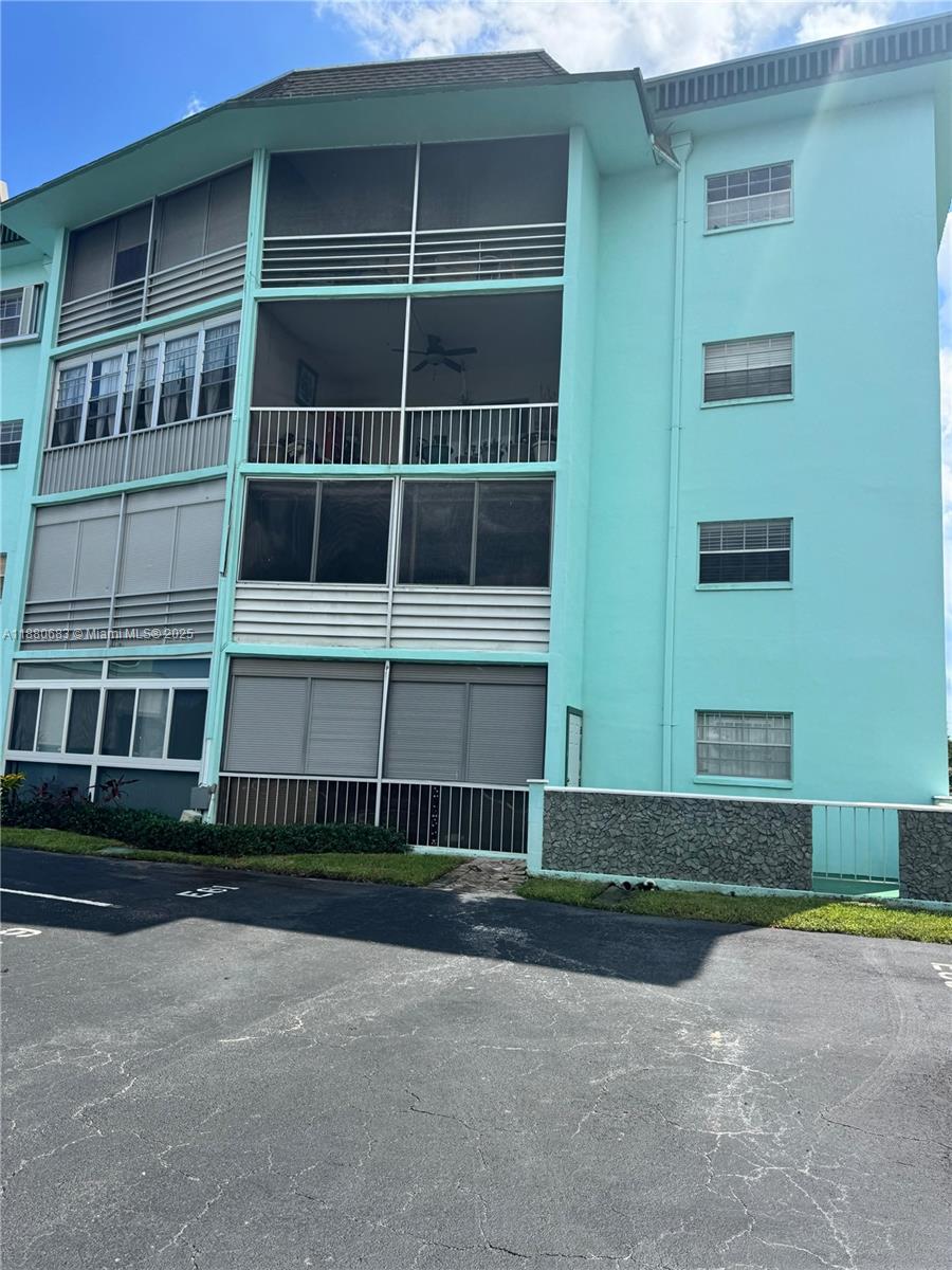 4141 NW 44th Ave #117, Lauderdale Lakes FL 33319