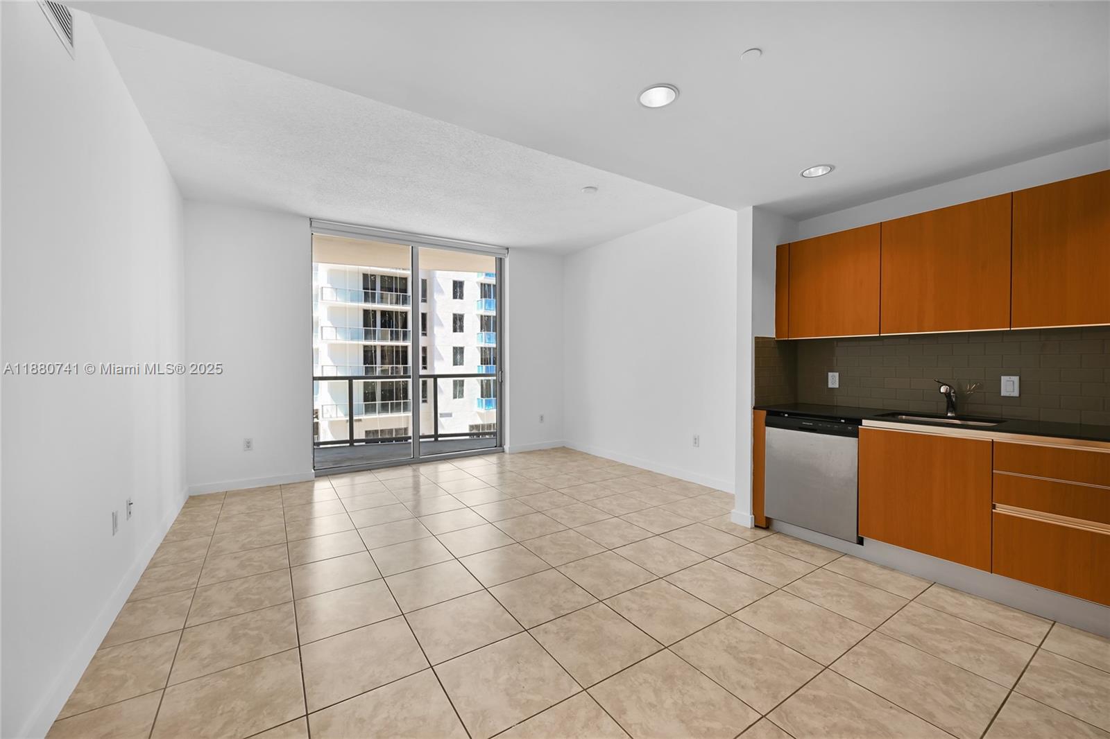1060 Brickell Avenue #1515, Miami FL 33131