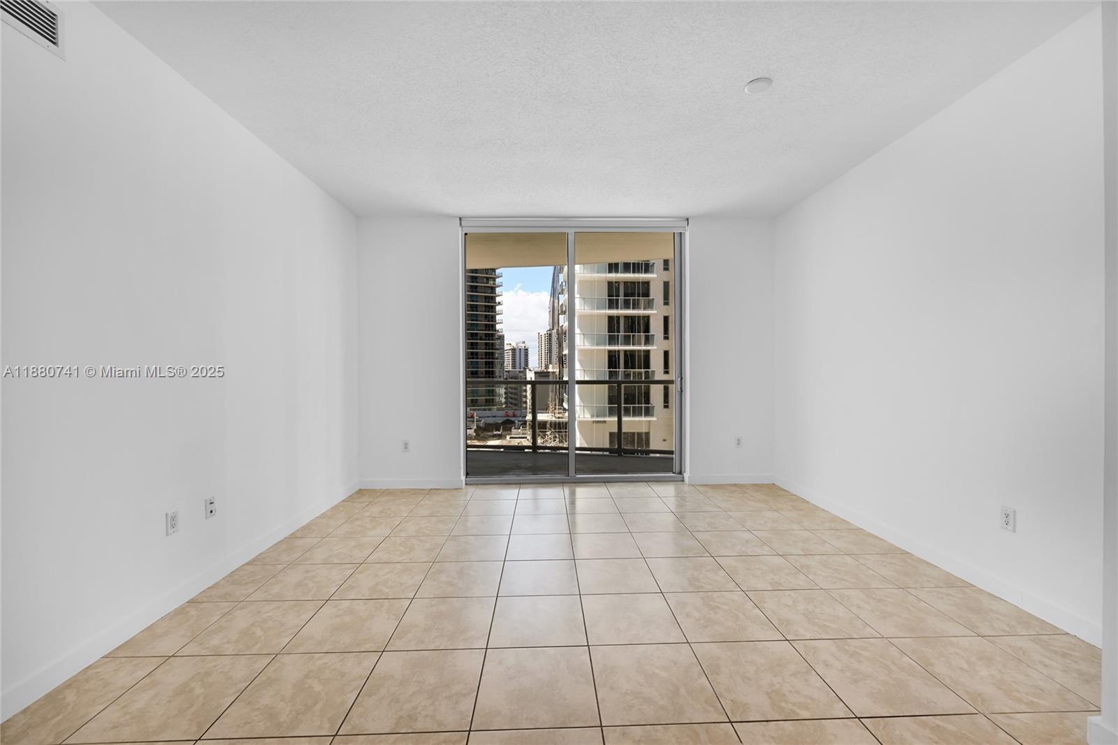 1060 Brickell Avenue #1515, Miami FL 33131