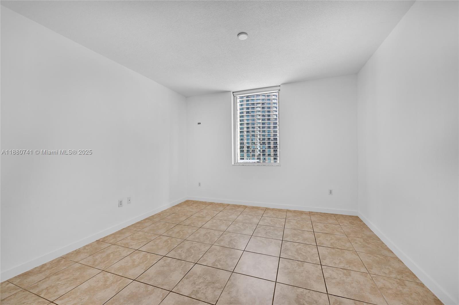 1060 Brickell Avenue #1515, Miami FL 33131