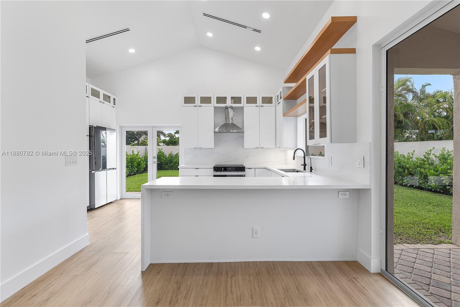 9041 Baybury Ln, West Palm Beach FL 33411