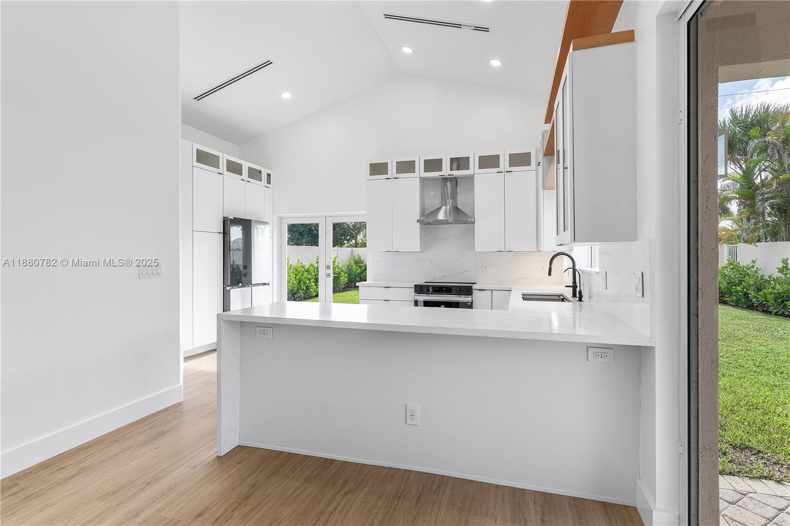 9041 Baybury Ln, West Palm Beach FL 33411