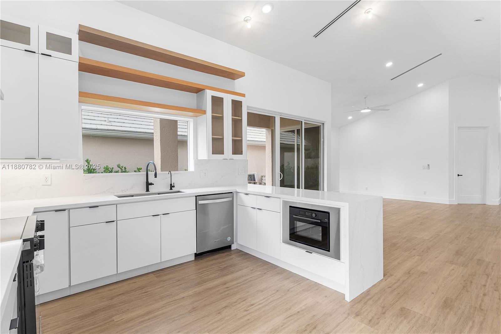 9041 Baybury Ln, West Palm Beach FL 33411