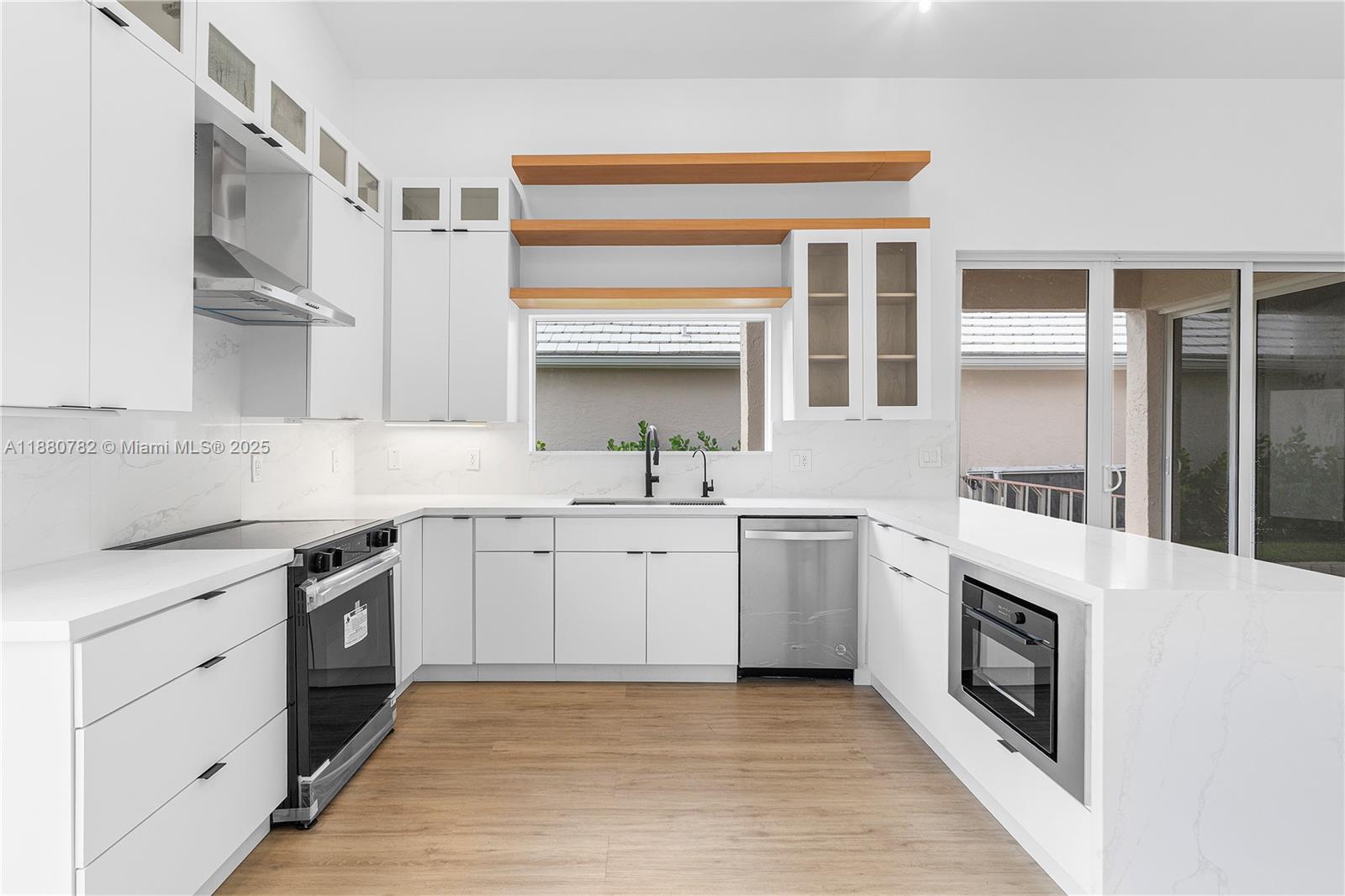 9041 Baybury Ln, West Palm Beach FL 33411