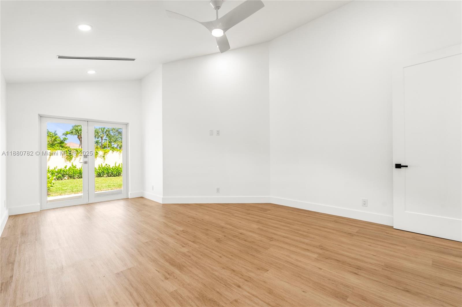 9041 Baybury Ln, West Palm Beach FL 33411