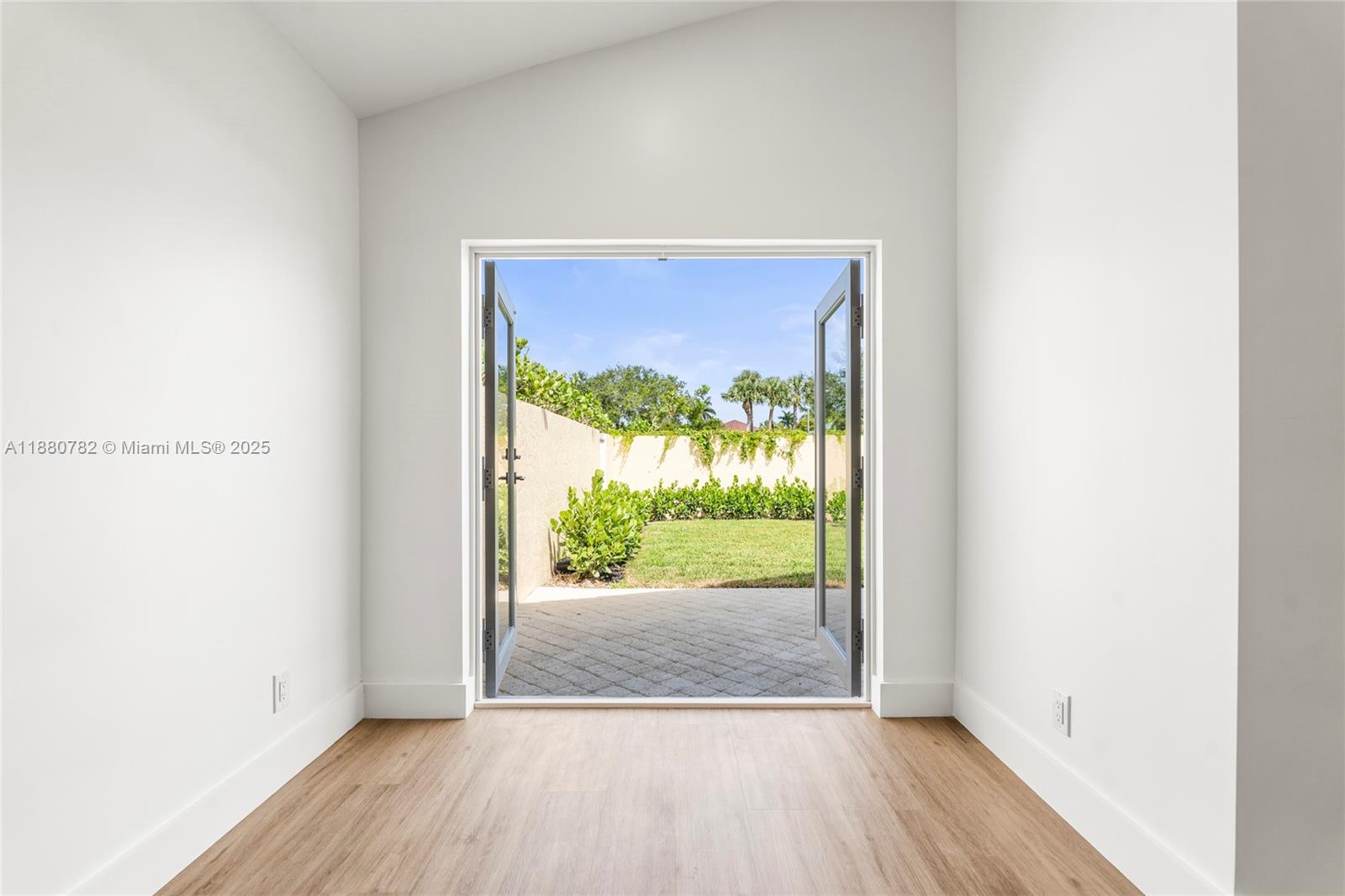 9041 Baybury Ln, West Palm Beach FL 33411
