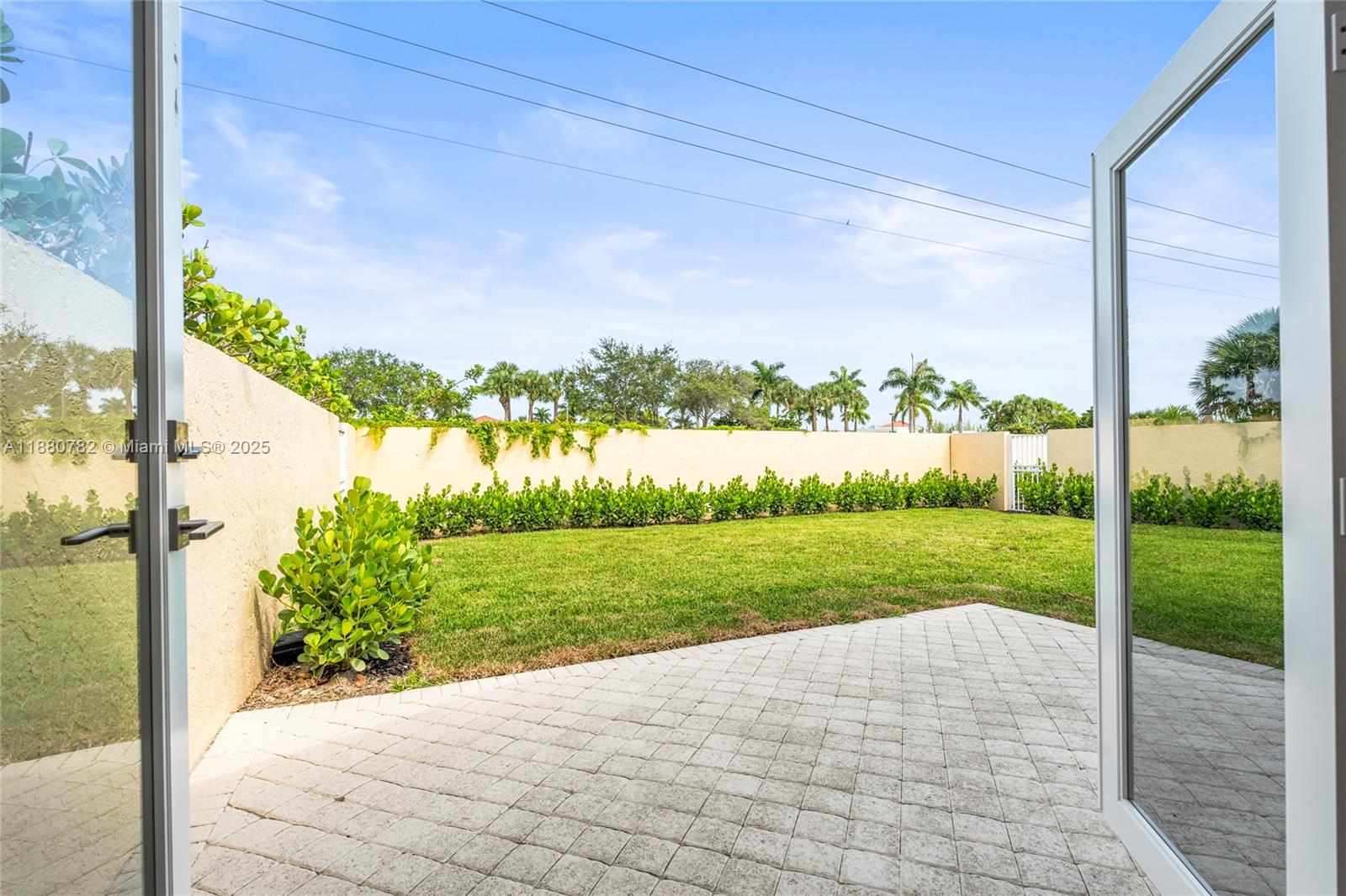9041 Baybury Ln, West Palm Beach FL 33411