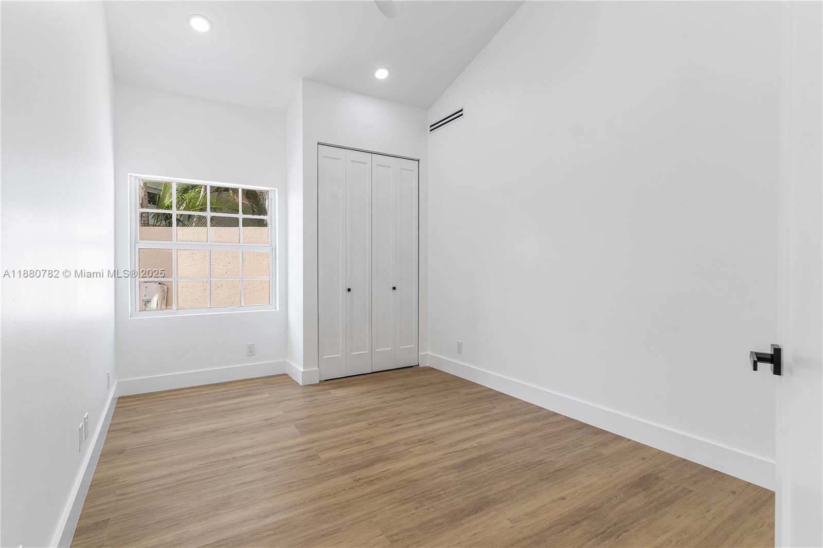 9041 Baybury Ln, West Palm Beach FL 33411