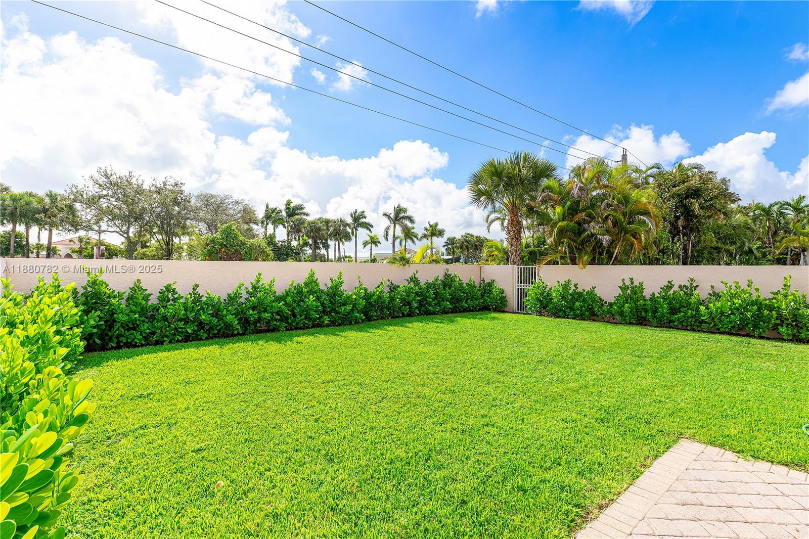9041 Baybury Ln, West Palm Beach FL 33411