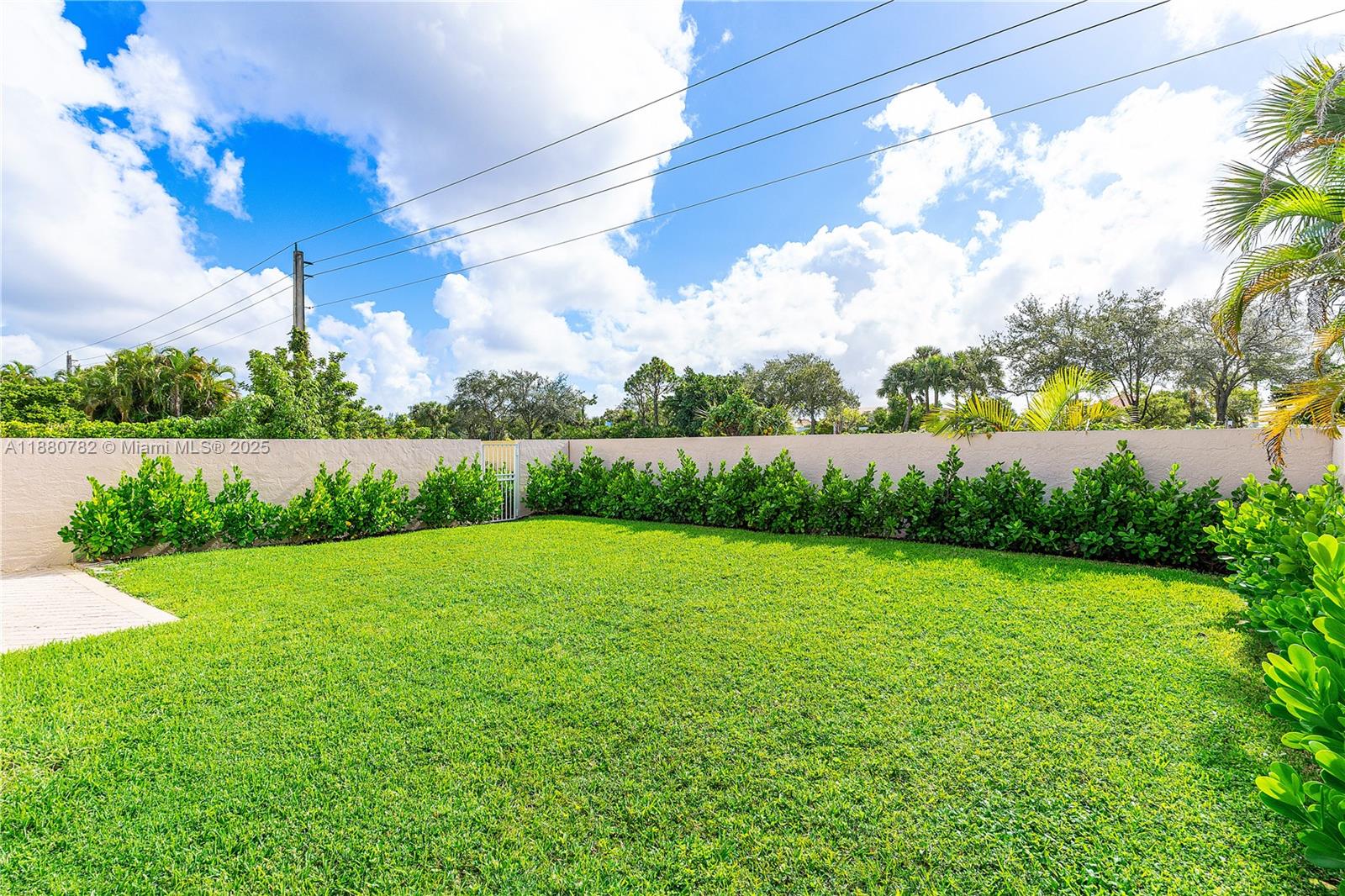 9041 Baybury Ln, West Palm Beach FL 33411
