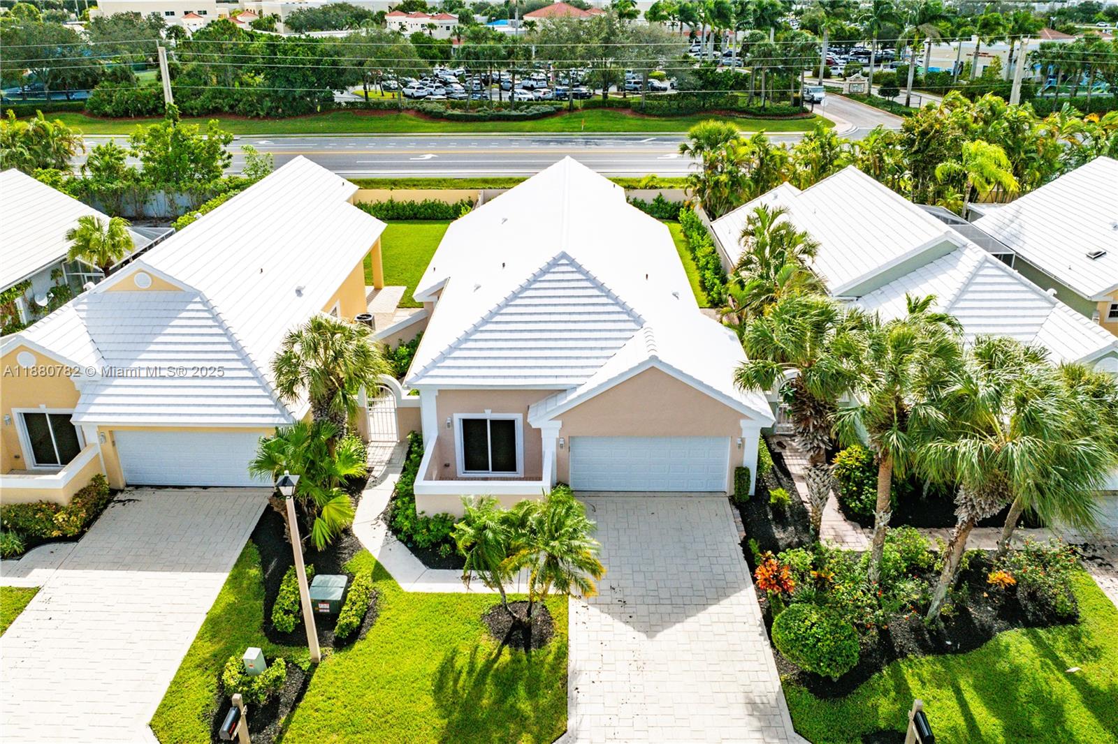 9041 Baybury Ln, West Palm Beach FL 33411