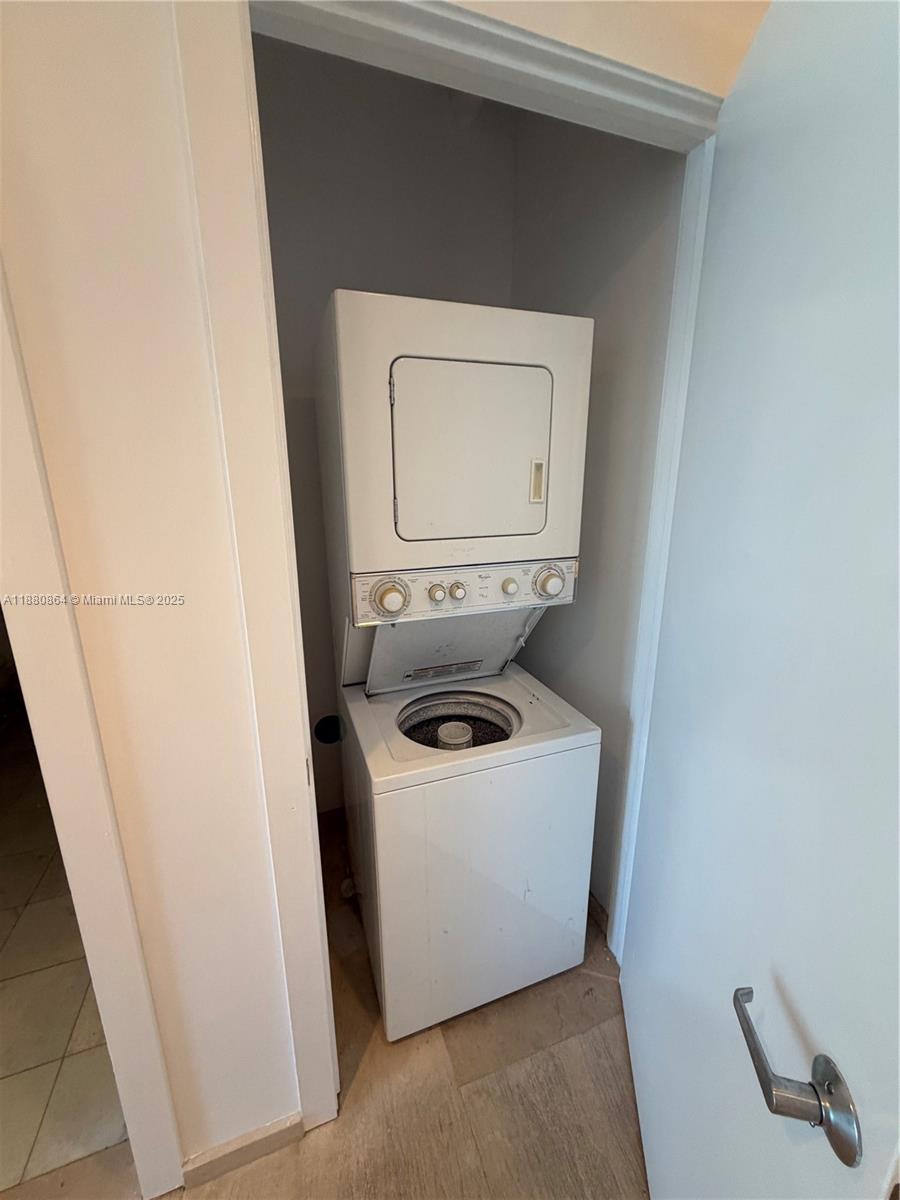 1050 Brickell Ave #2206, Miami FL 33131