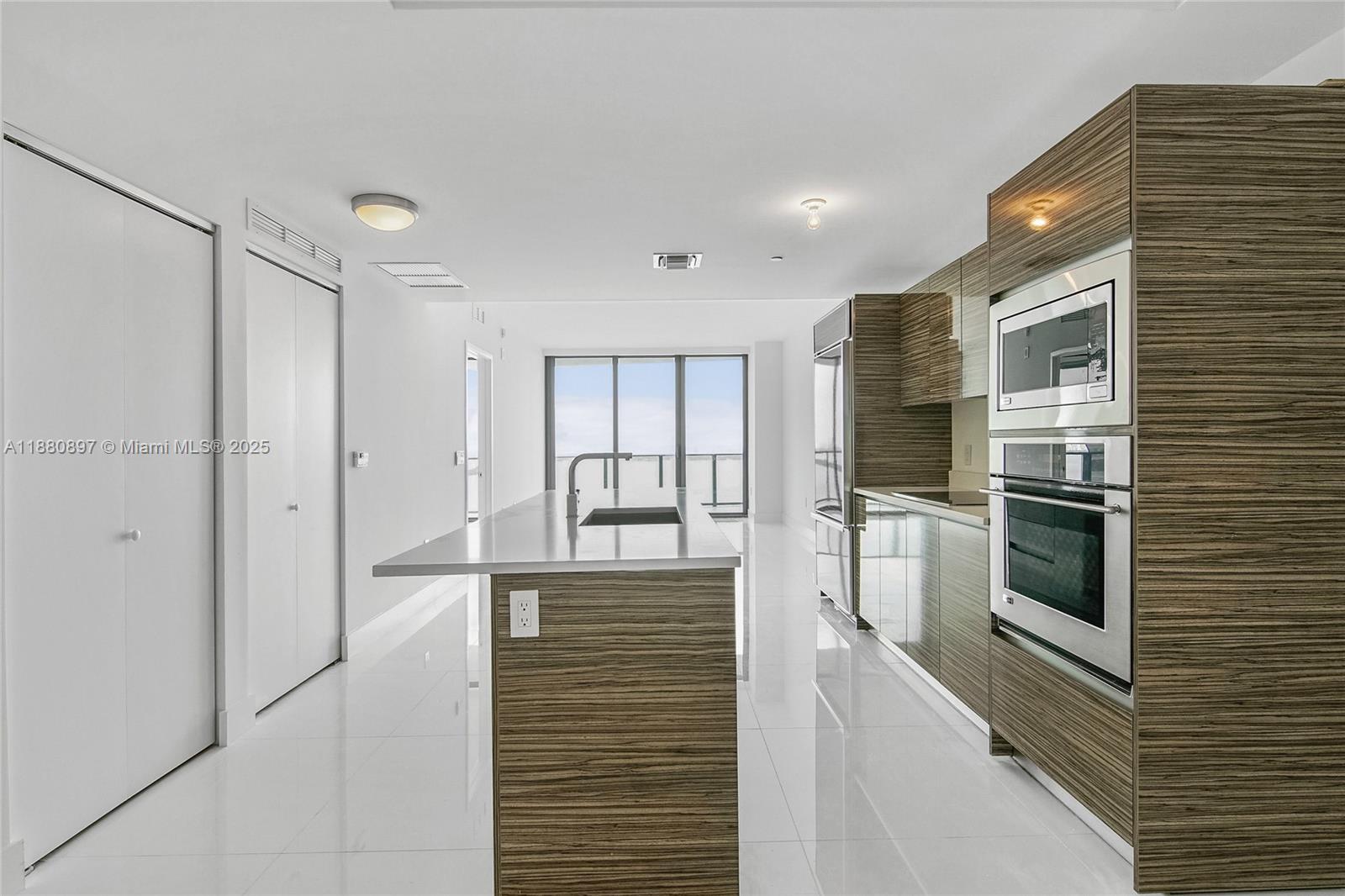 460 NE 28th St #3507, Miami FL 33137