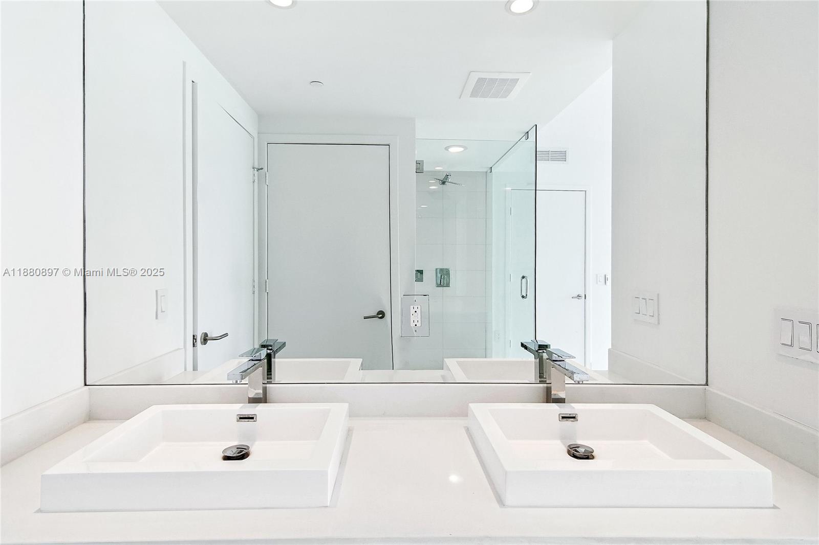 460 NE 28th St #3507, Miami FL 33137