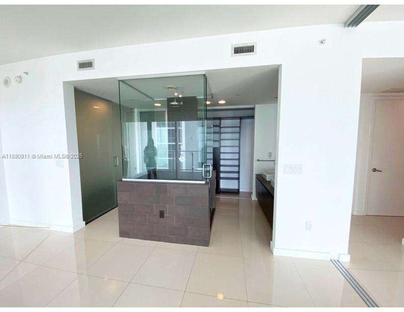 1040 Biscayne Blvd #3605, Miami FL 33132