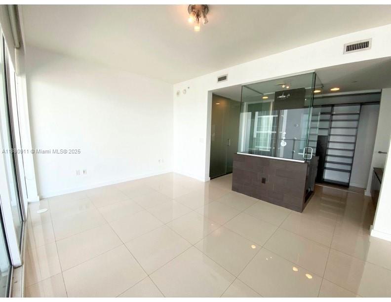 1040 Biscayne Blvd #3605, Miami FL 33132