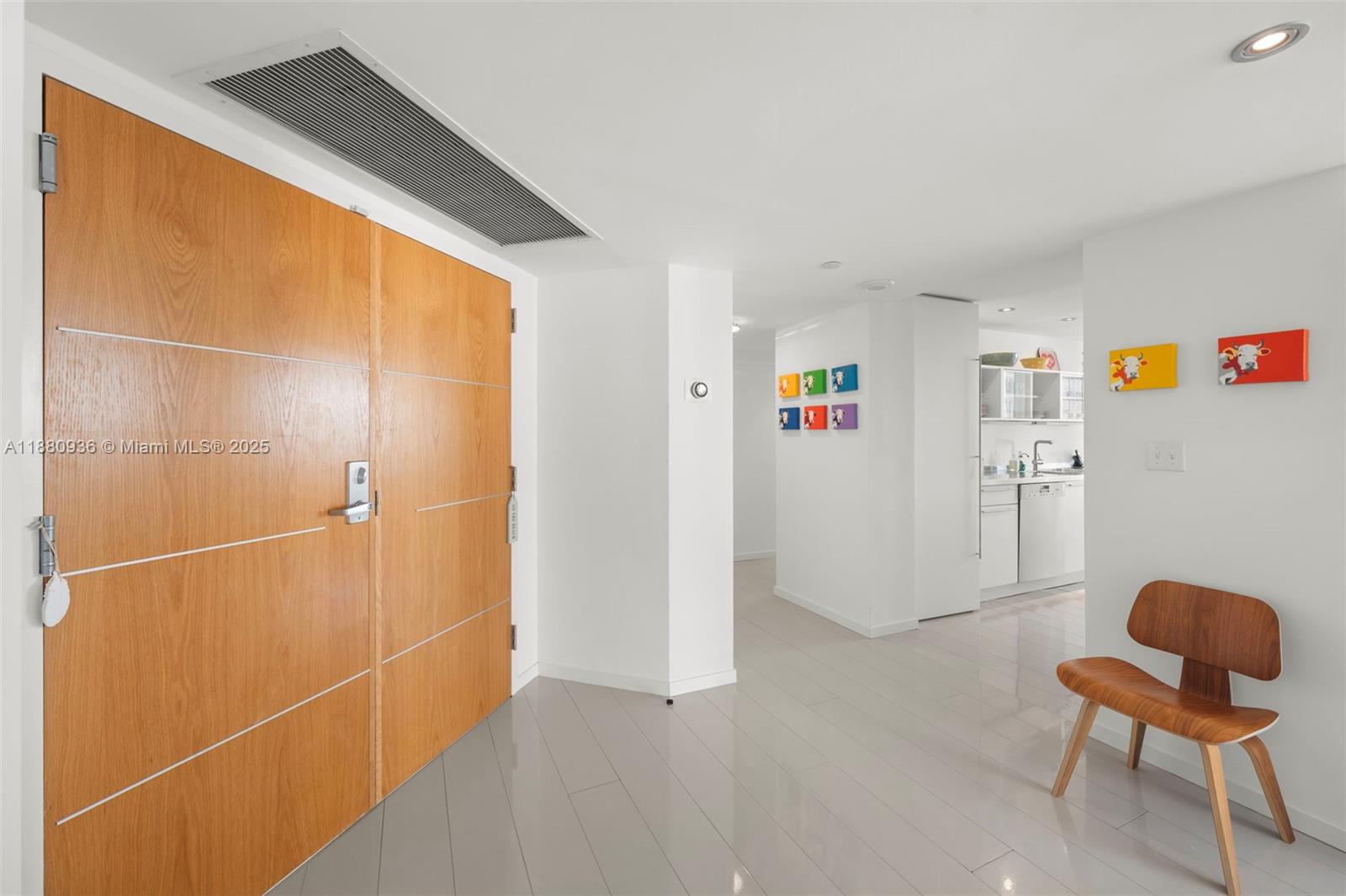 400 S Pointe Dr #1104, Miami Beach FL 33139