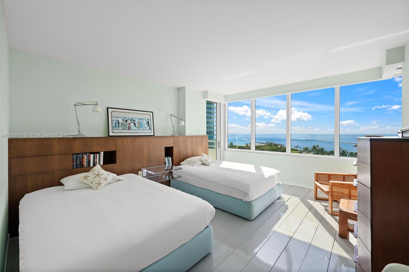400 S Pointe Dr #1104, Miami Beach FL 33139