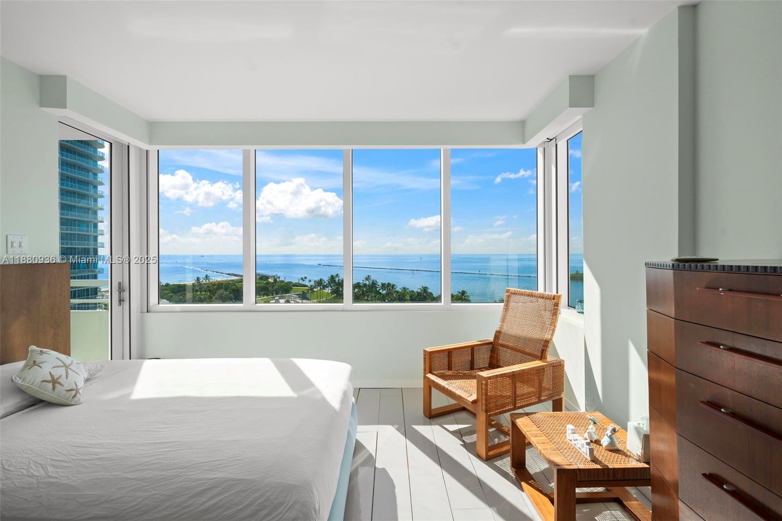 400 S Pointe Dr #1104, Miami Beach FL 33139