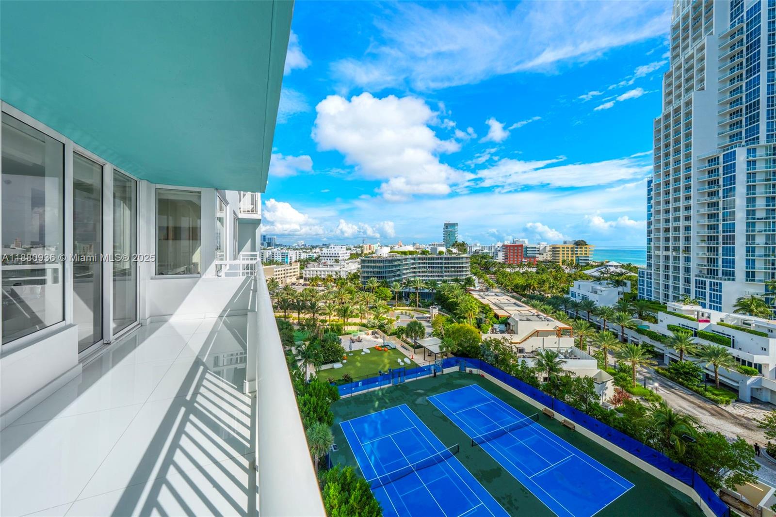 400 S Pointe Dr #1104, Miami Beach FL 33139