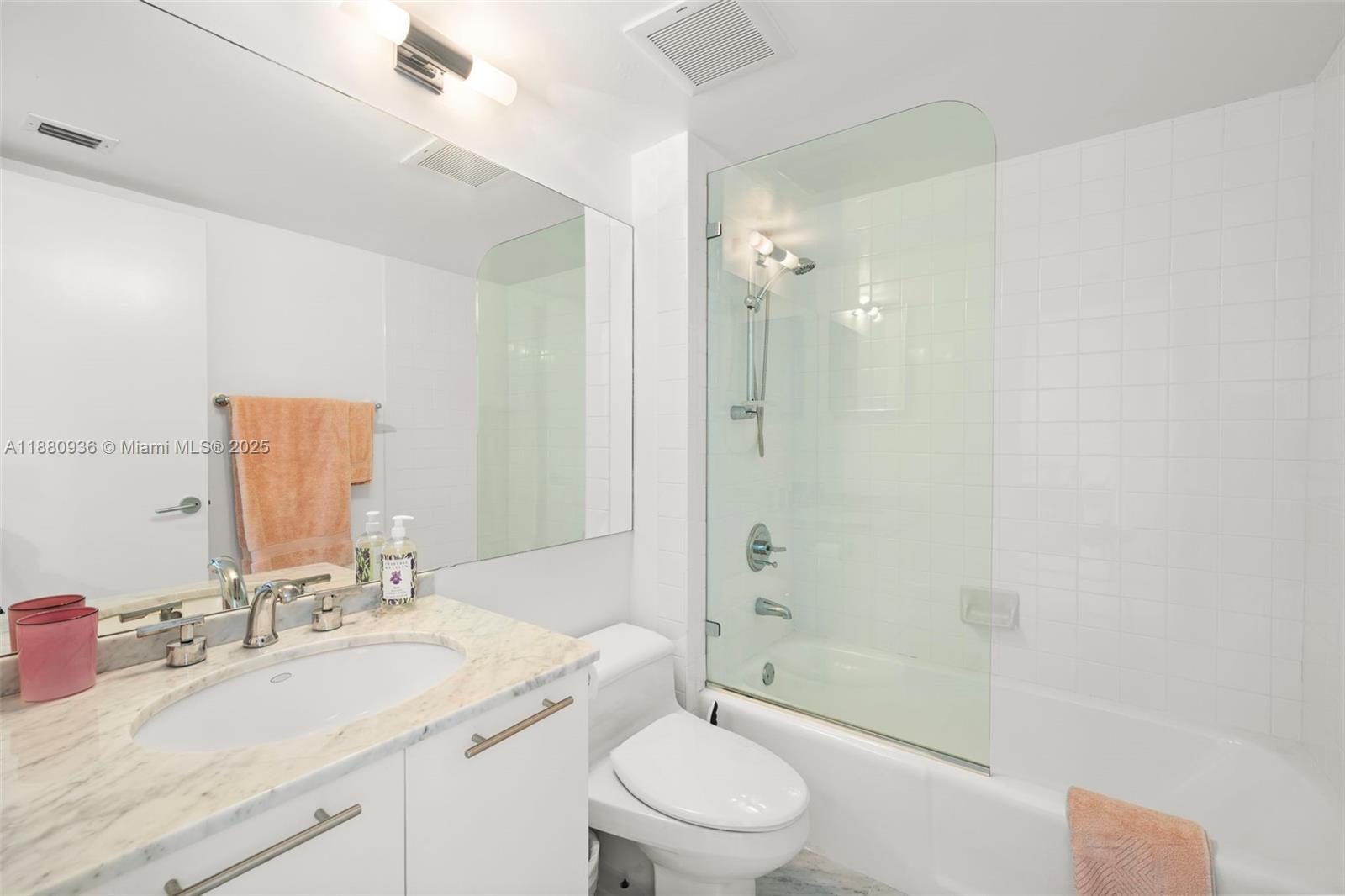 400 S Pointe Dr #1104, Miami Beach FL 33139
