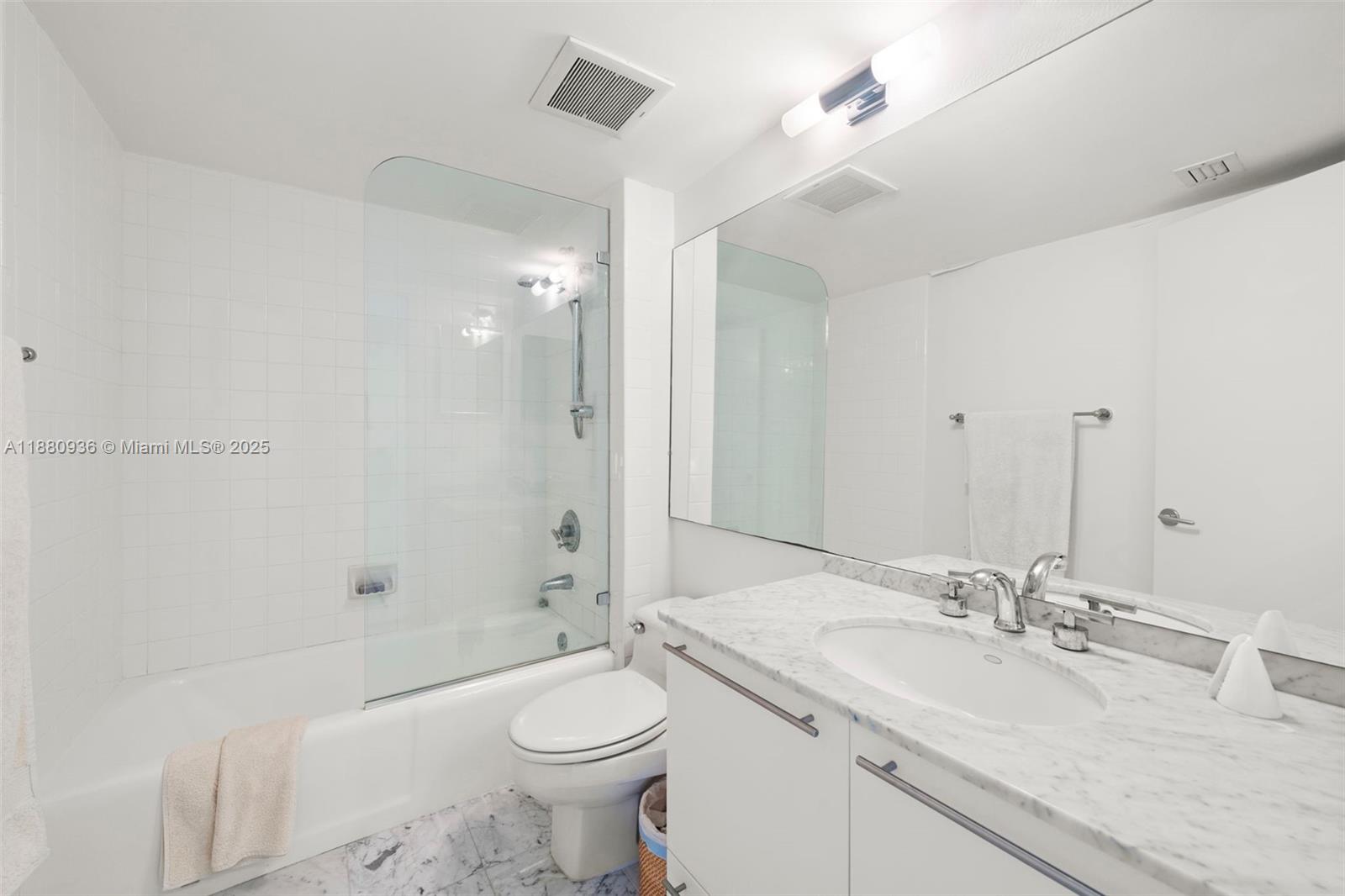 400 S Pointe Dr #1104, Miami Beach FL 33139