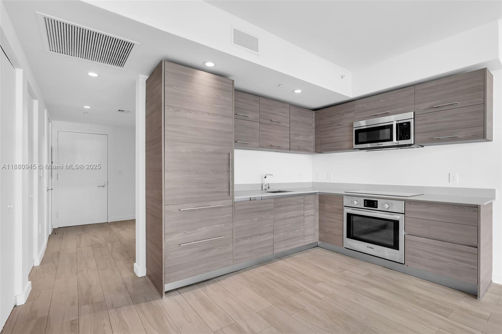 1300 S Miami Ave #3808, Miami FL 33130