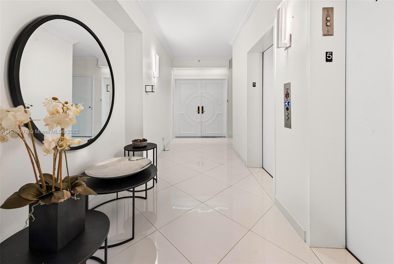 300 S Pointe Dr #504, Miami Beach FL 33139