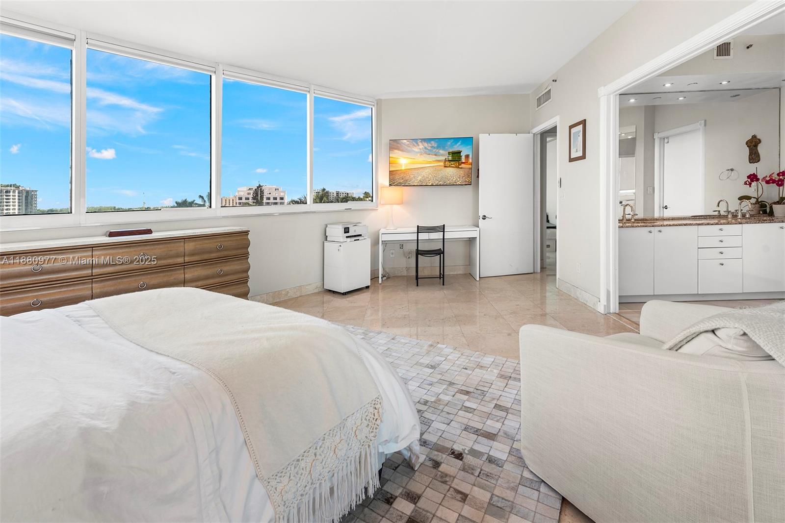 300 S Pointe Dr #504, Miami Beach FL 33139
