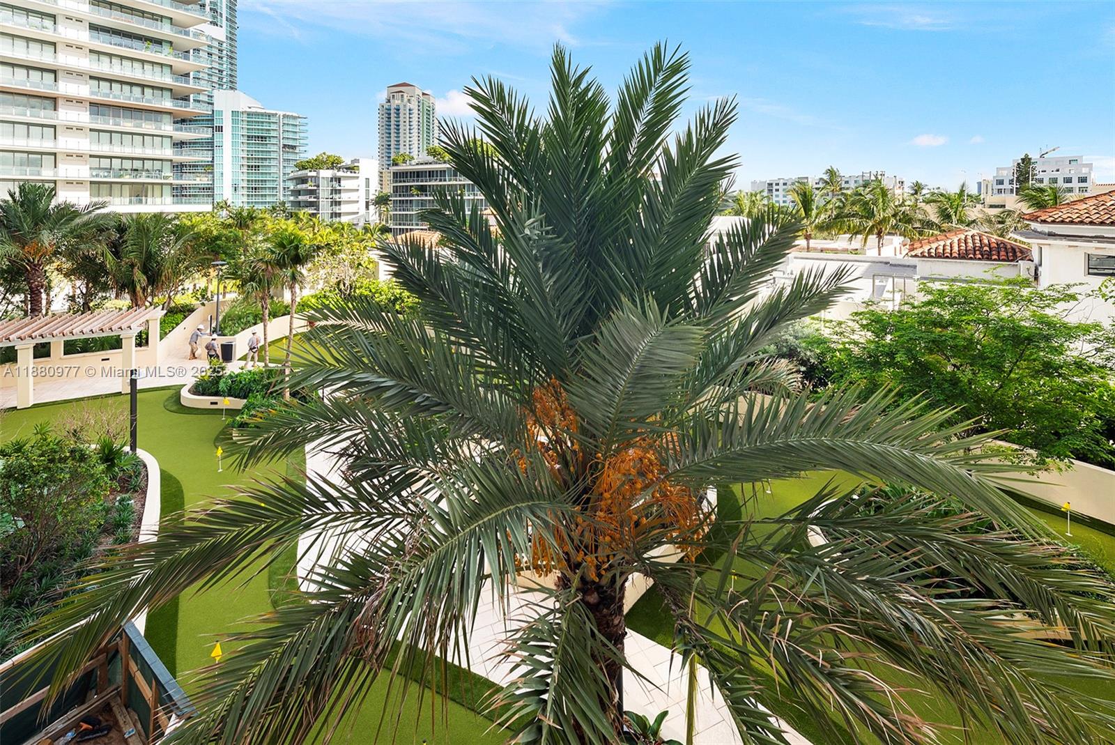 300 S Pointe Dr #504, Miami Beach FL 33139