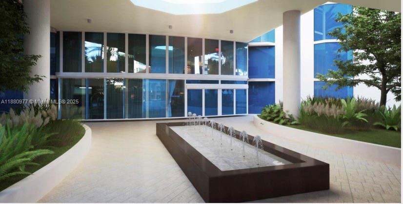 300 S Pointe Dr #504, Miami Beach FL 33139