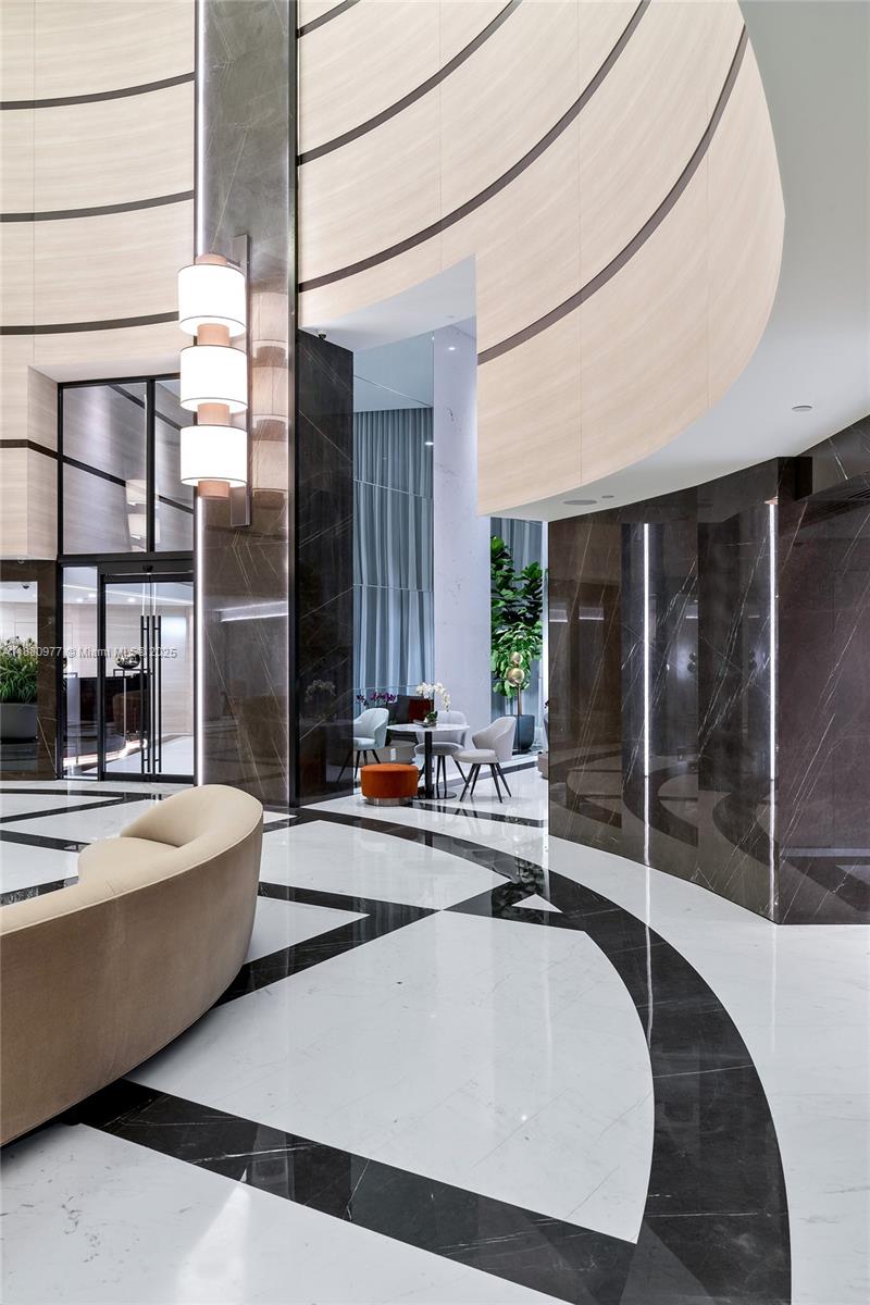 300 S Pointe Dr #504, Miami Beach FL 33139