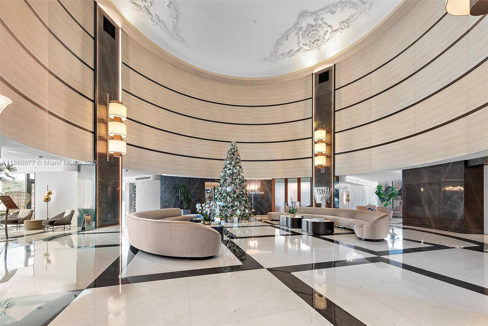 300 S Pointe Dr #504, Miami Beach FL 33139