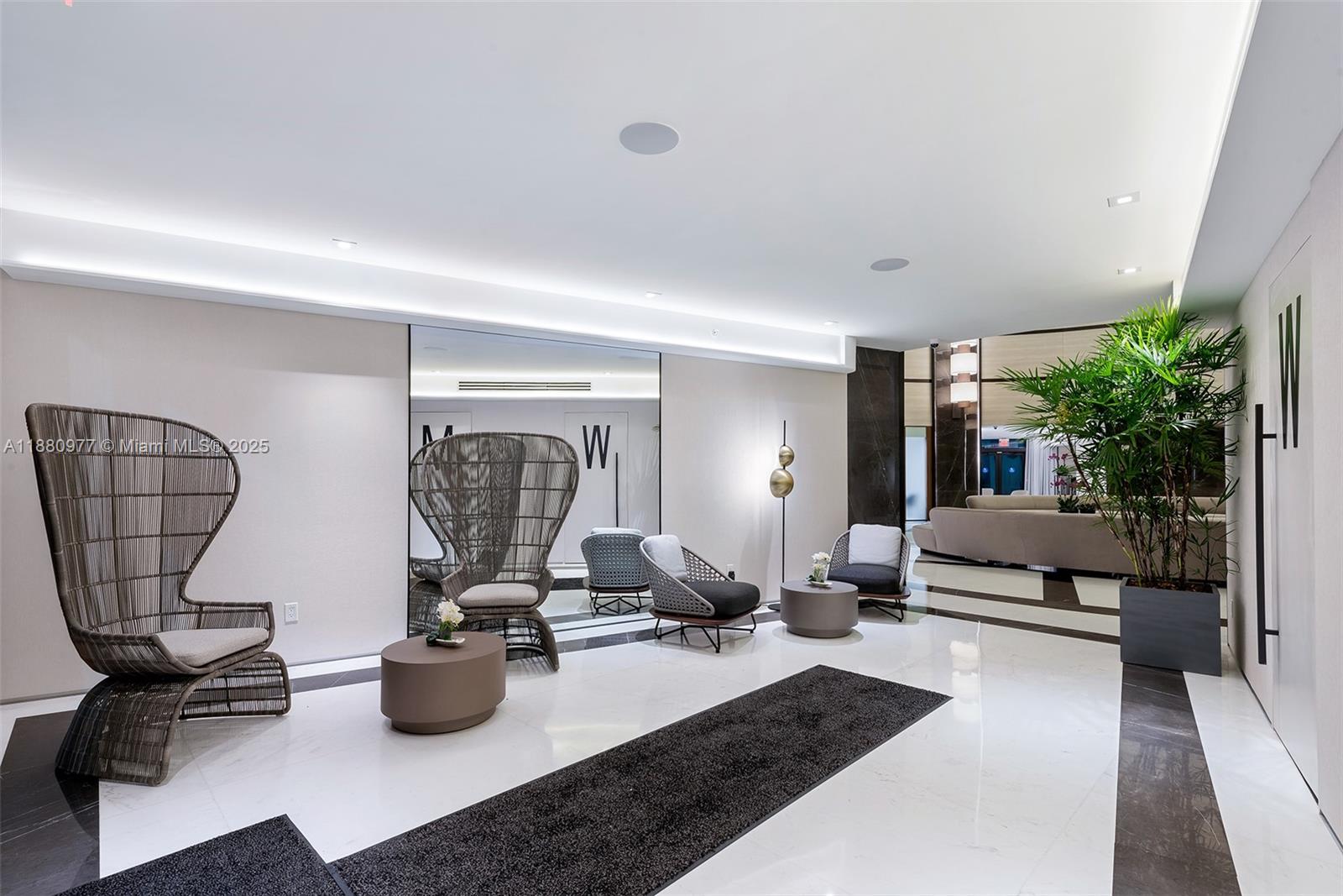 300 S Pointe Dr #504, Miami Beach FL 33139