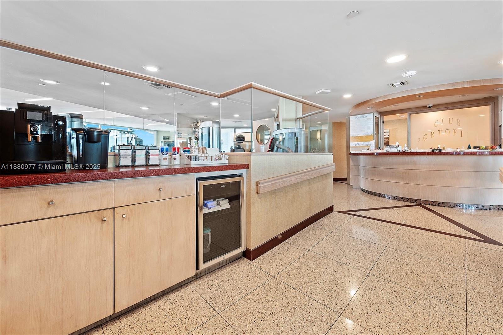 300 S Pointe Dr #504, Miami Beach FL 33139