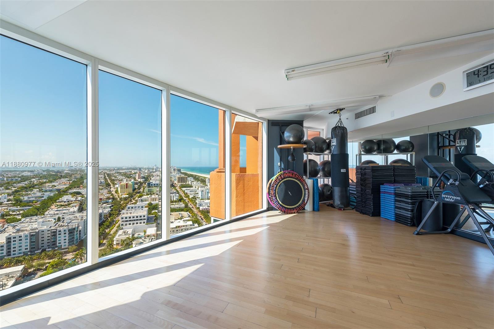 300 S Pointe Dr #504, Miami Beach FL 33139