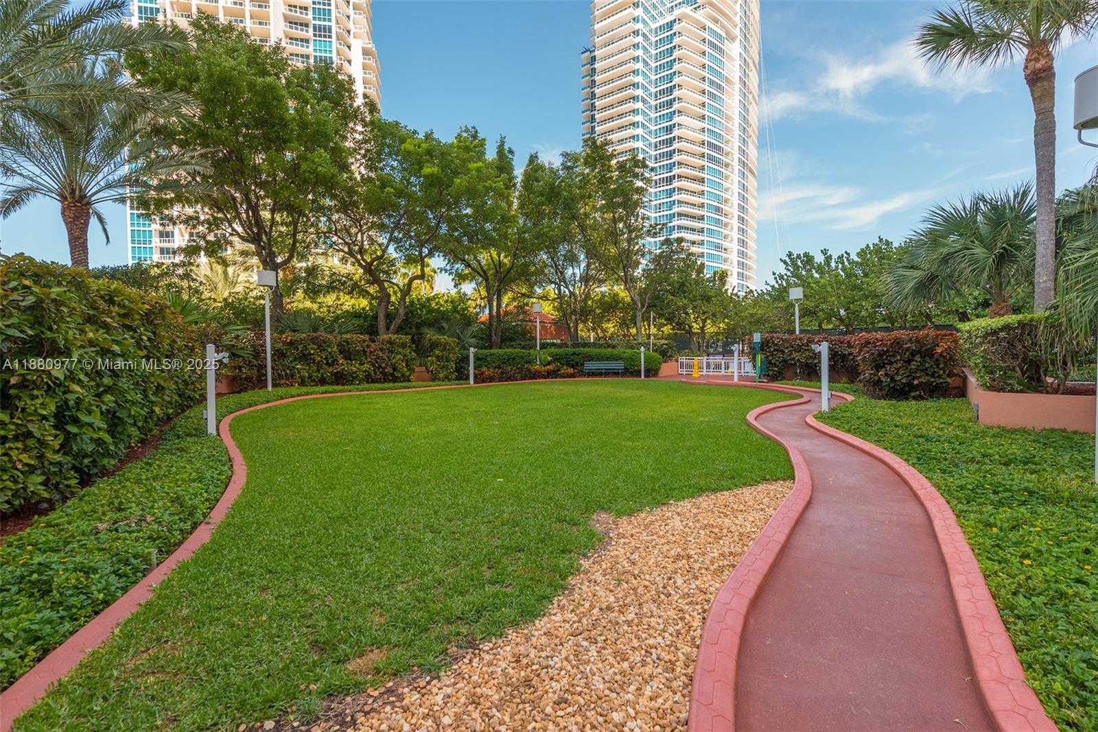 300 S Pointe Dr #504, Miami Beach FL 33139