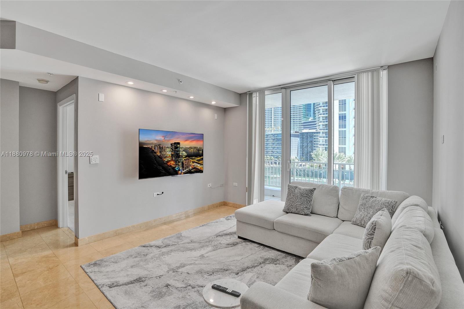 801 Brickell Key Blvd #808, Miami FL 33131