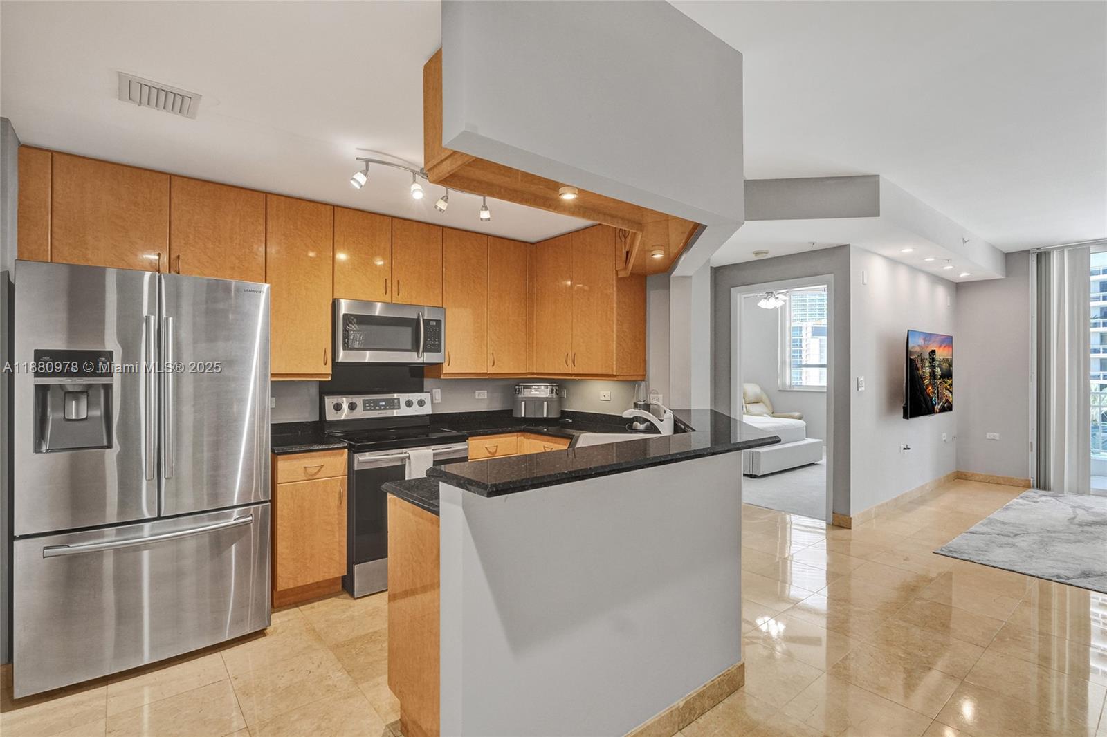 801 Brickell Key Blvd #808, Miami FL 33131