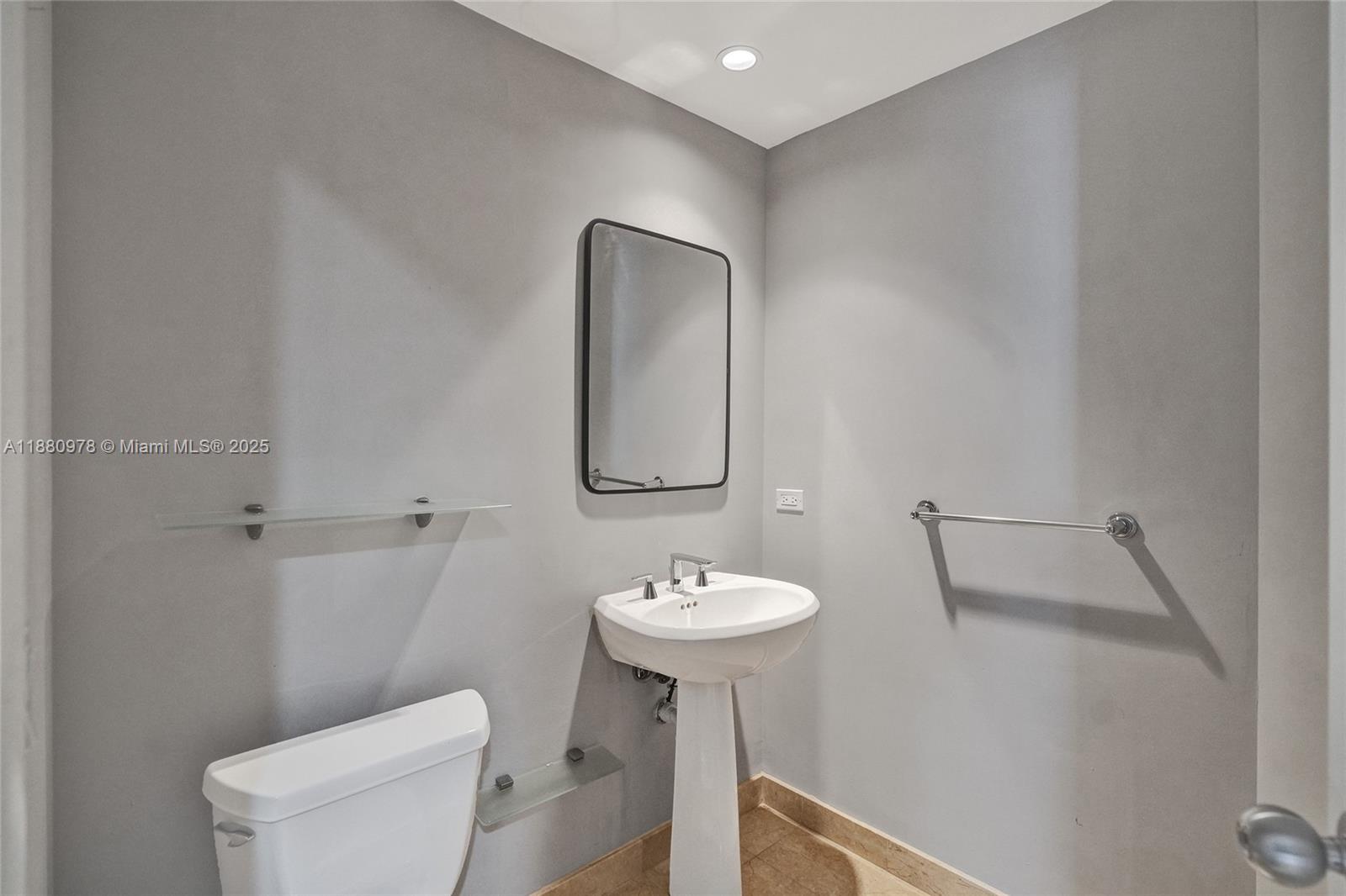 801 Brickell Key Blvd #808, Miami FL 33131