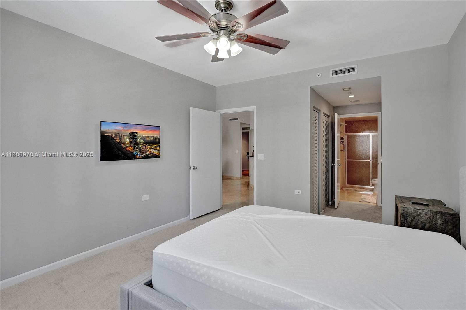 801 Brickell Key Blvd #808, Miami FL 33131