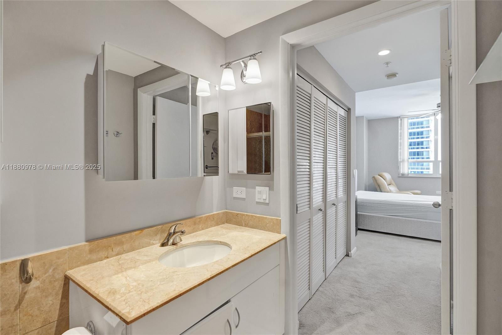801 Brickell Key Blvd #808, Miami FL 33131