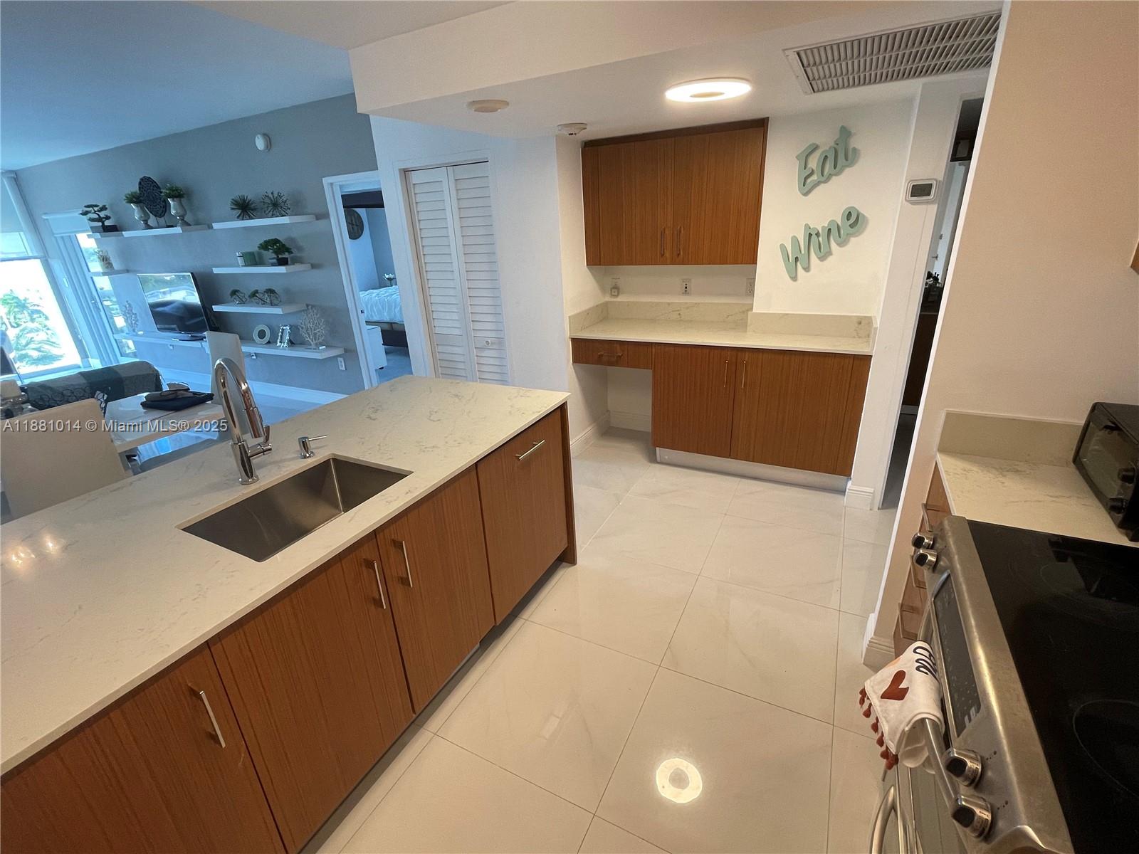 10275 Collins Ave #624, Bal Harbour FL 33154