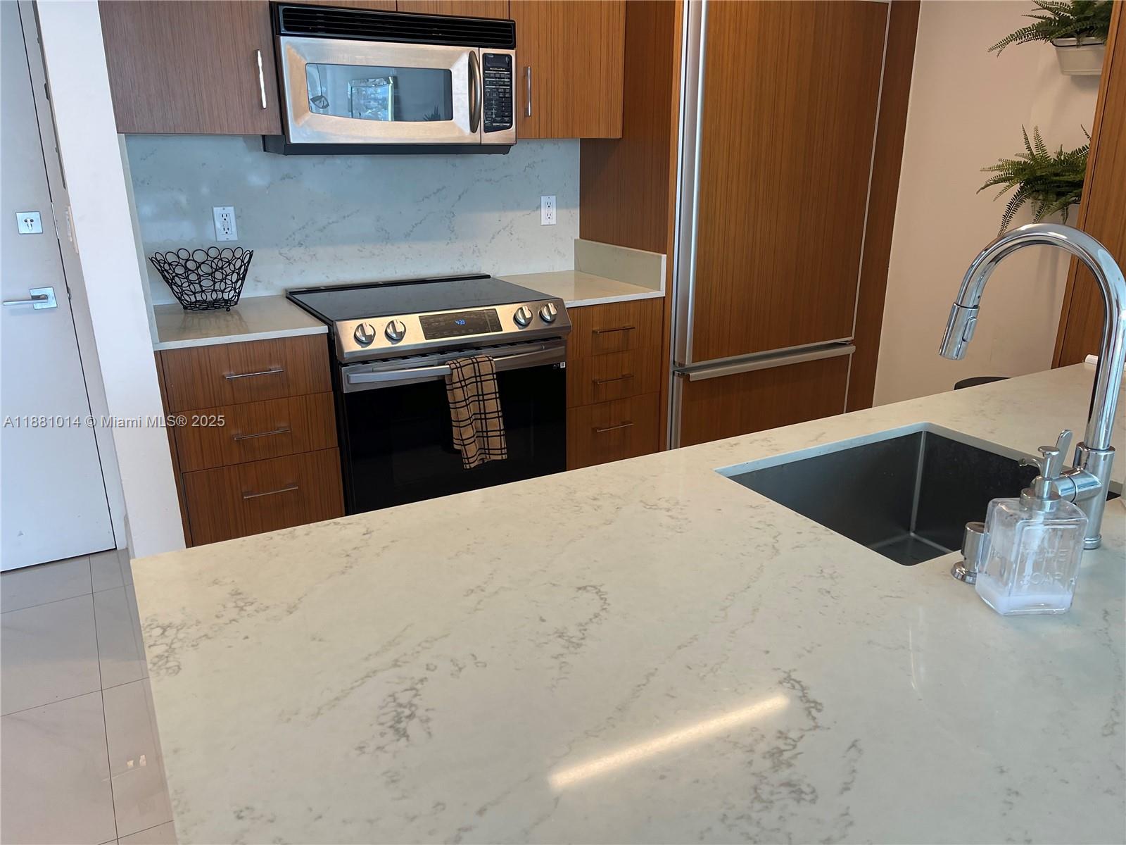10275 Collins Ave #624, Bal Harbour FL 33154