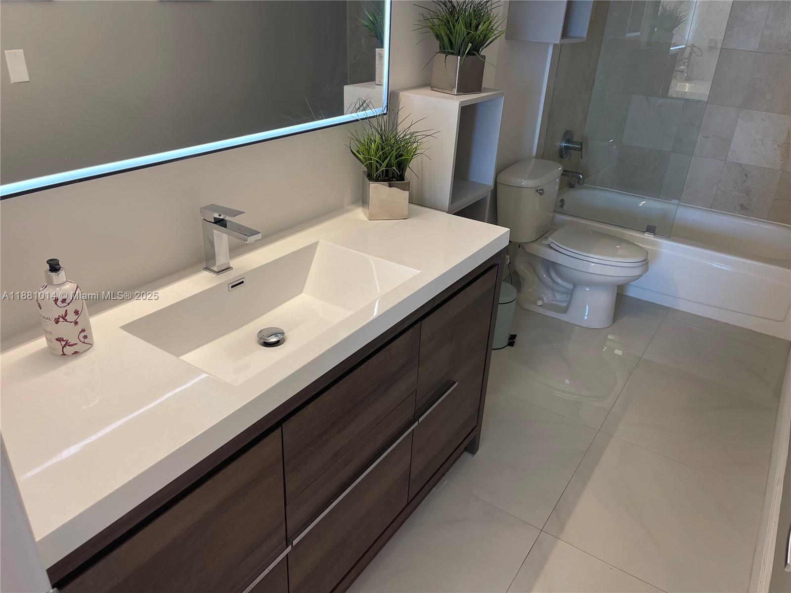 10275 Collins Ave #624, Bal Harbour FL 33154